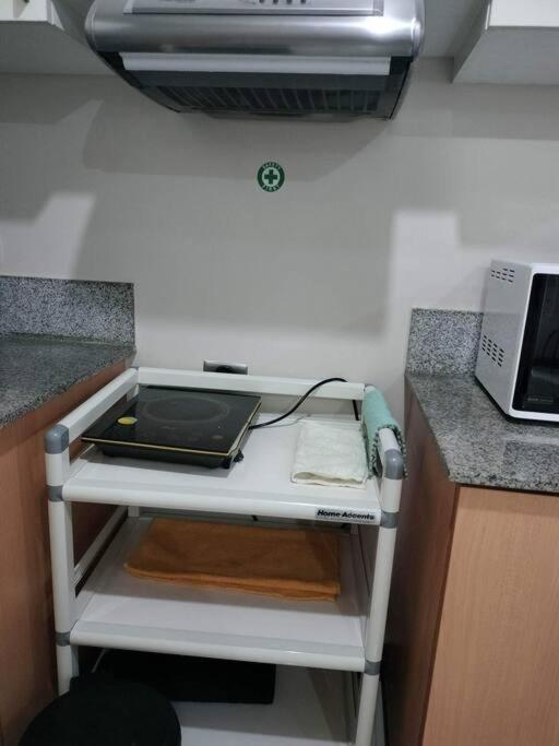 Cubao Manhattan Heights, Unit 8Bc Tower B, 1 Br Manila Exterior photo