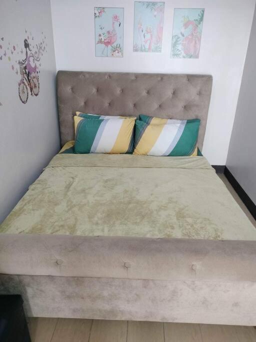 Cubao Manhattan Heights, Unit 8Bc Tower B, 1 Br Manila Exterior photo