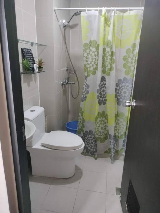 Cubao Manhattan Heights, Unit 8Bc Tower B, 1 Br Manila Exterior photo